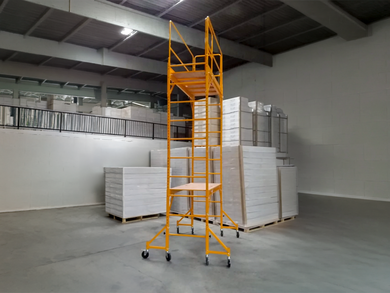 Andaime Prático com Altura Regulável Ingermann